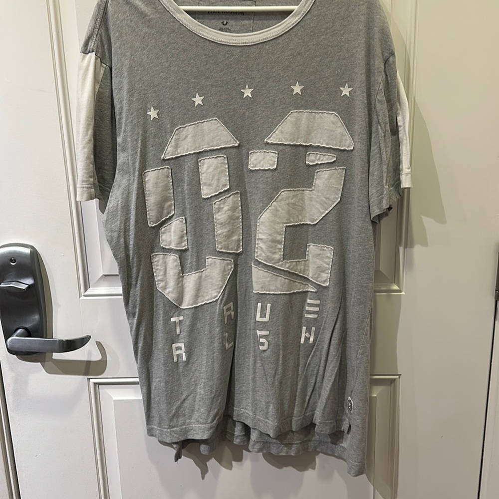 Men’s over sized True Religion Tee